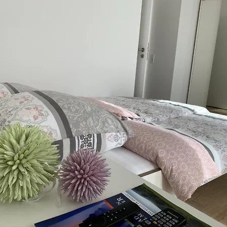 Apartment Modernes 1-zimmer-apartment Mit Kueche, Parkplatz, Kostenfreiem Wlan Und Netflix Bad Soden-Salmuenster