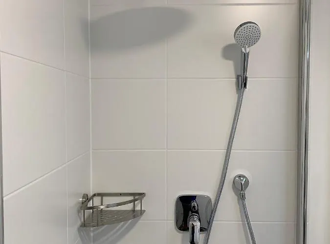 Modernes 1-zimmer-apartment Mit Kueche, Parkplatz, Kostenfreiem Wlan Und Netflix *